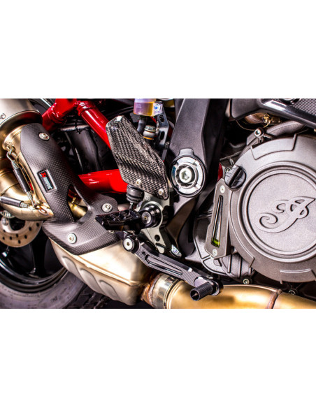 Commandes reculées ajustables GILLES TOOLING RCT10GT noir/argent Indian FTR 1200