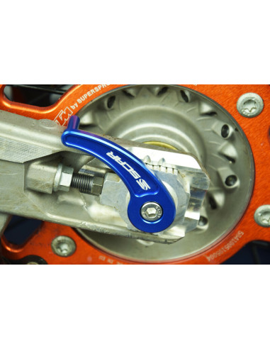 Tire-axe arrière SCAR bleu Sherco