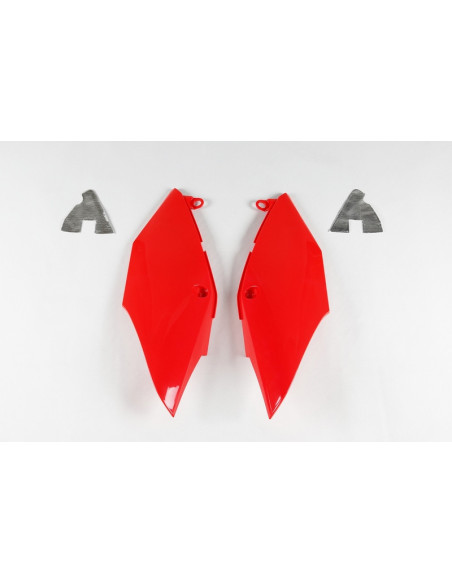 Plaques latérales UFO