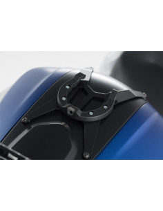 Kit adaptable pour fixation...