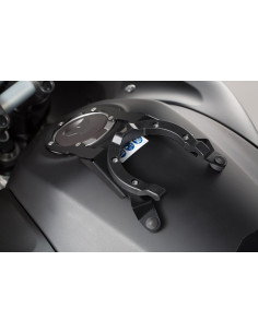 Kit adaptable pour fixation...