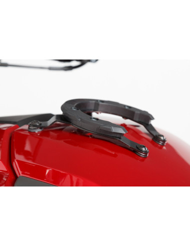 Kit adaptable pour fixation de...