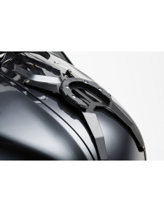 Kit adaptable pour fixation...