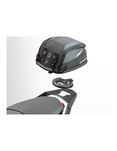 Kit adaptable pour fixation de...