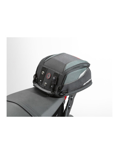 Kit adaptable pour fixation de...