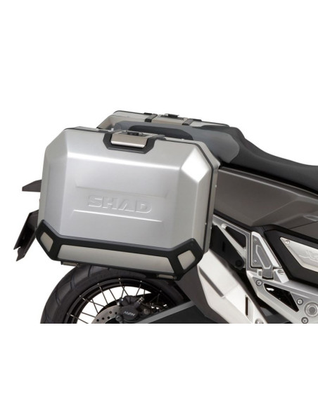 Fixation 4P system SHAD pour HONDA X-ADV  2017 2020 avec valises gros plan